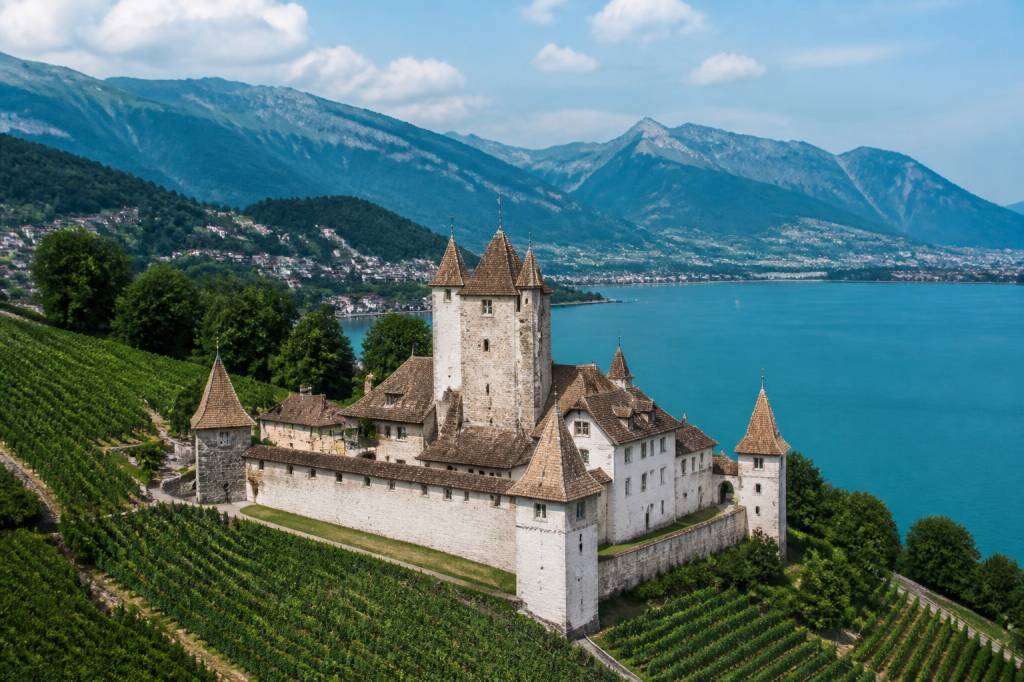 Les plus beaux châteaux suisses à visiter en famille : 10 idées de sorties culturelles et ludiques